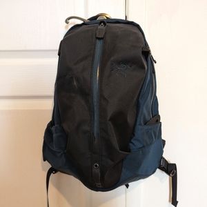 Arcteryx backpack Arro 16 dark turquoise